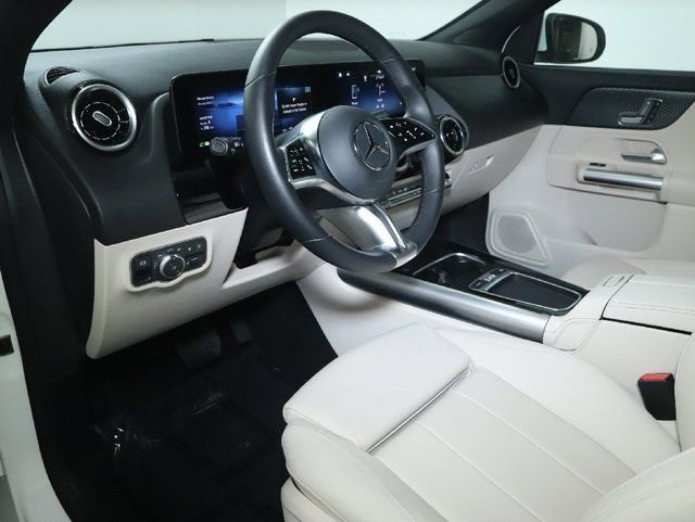 Used 2025 Mercedes-Benz GLA 250 4MATIC image 17