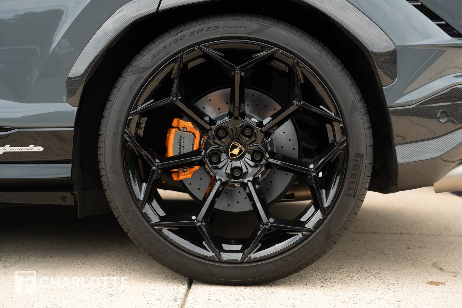 Used 2023 Lamborghini Urus Performante AWD/4WD image 12