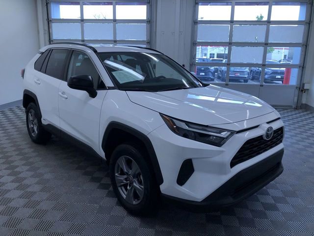 Certified 2025 Toyota RAV4 LE AWD/4WD image 33