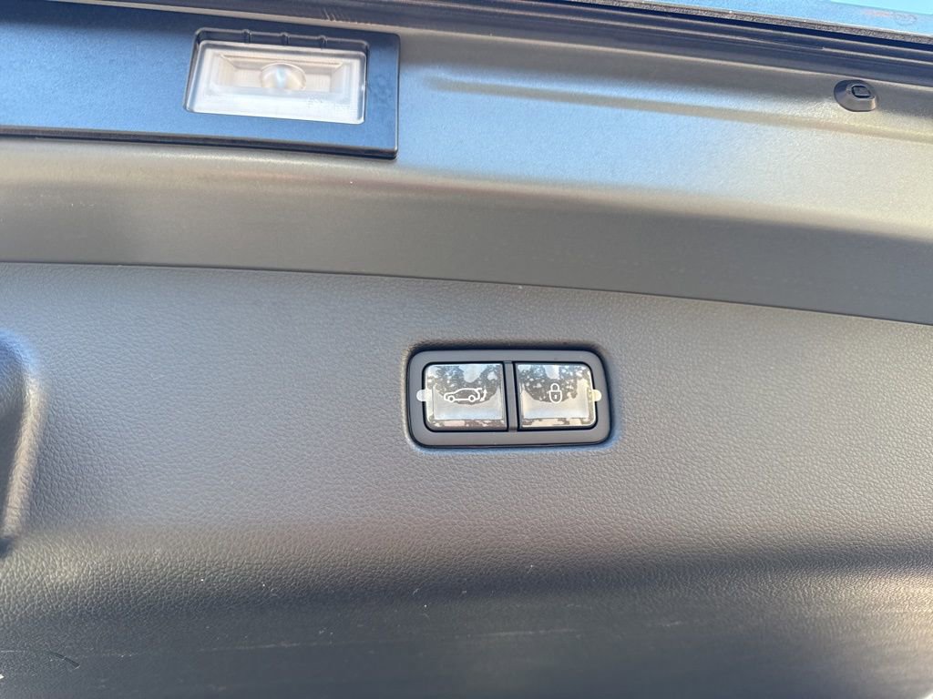 Used 2025 Genesis GV70 2.5T Select w/ Select Package image 16