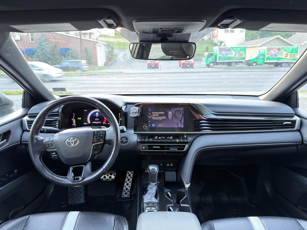 Used 2025 Toyota Camry SE w/ Convenience Package FWD image 18