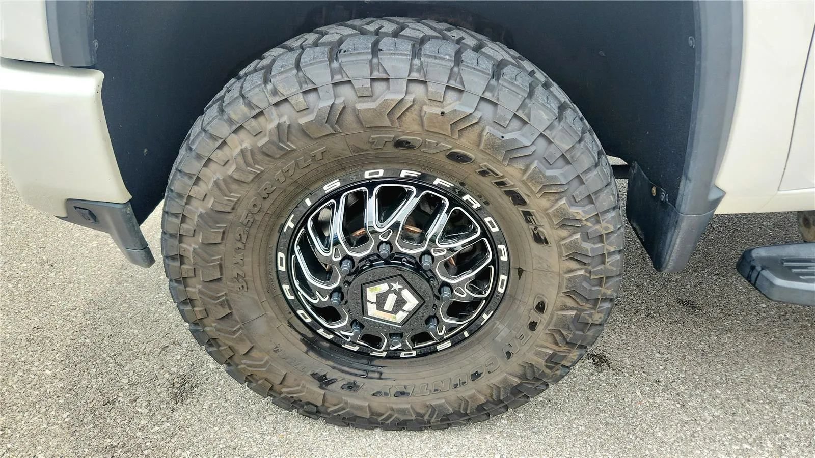 Used 2021 Chevrolet Silverado 3500 High Country AWD/4WD image 2