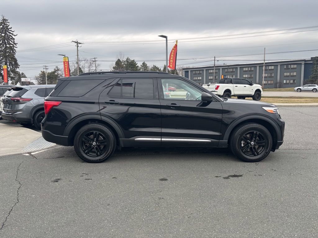 Used 2020 Ford Explorer XLT w/ Comfort Package image 8