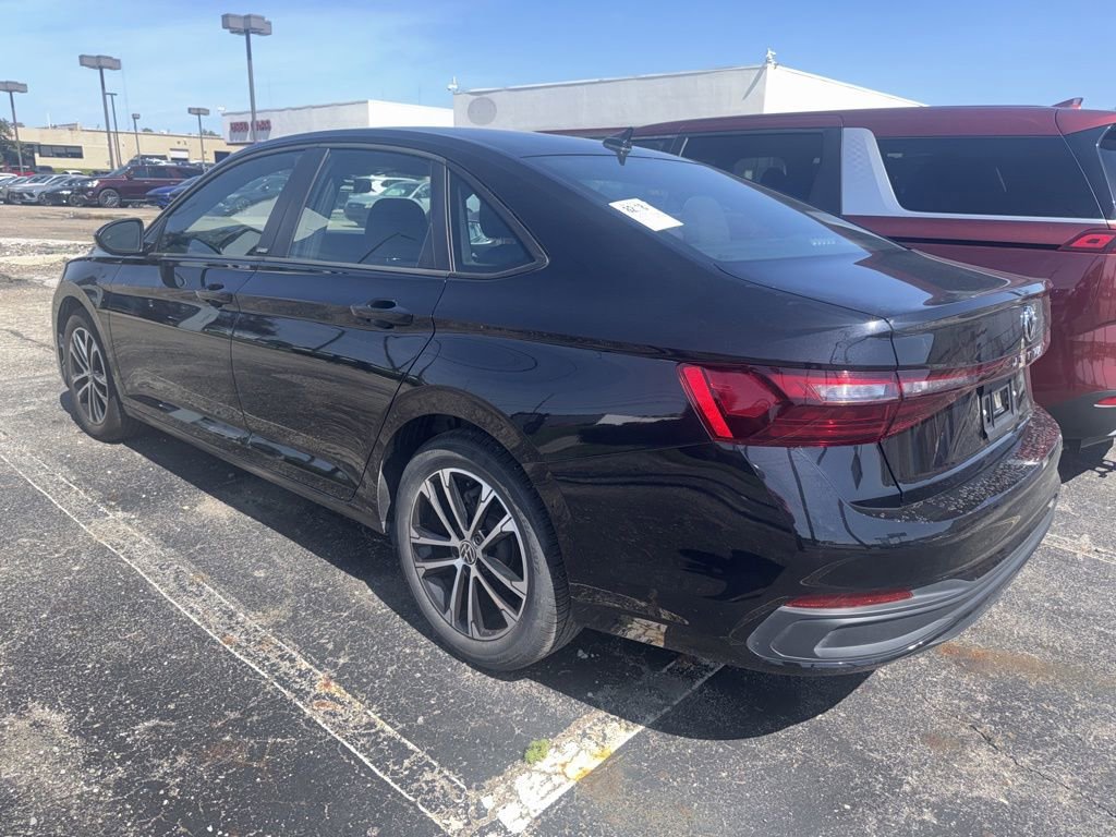 Used 2025 Volkswagen Jetta Sport FWD image 2