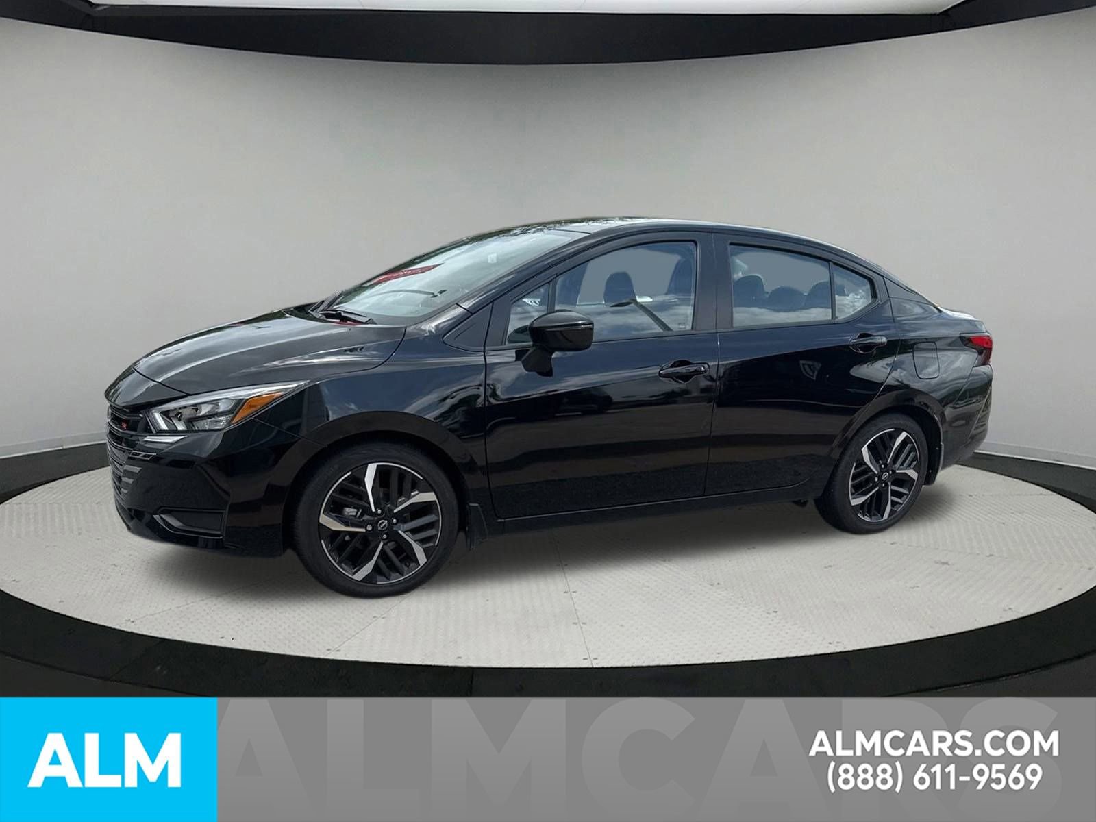 Used 2024 Nissan Versa SR w/ Trunk Package image 18