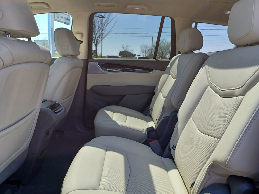 Used 2025 Cadillac XT6 Premium Luxury w/ LPO, Floor Liner Package AWD/4WD image 33