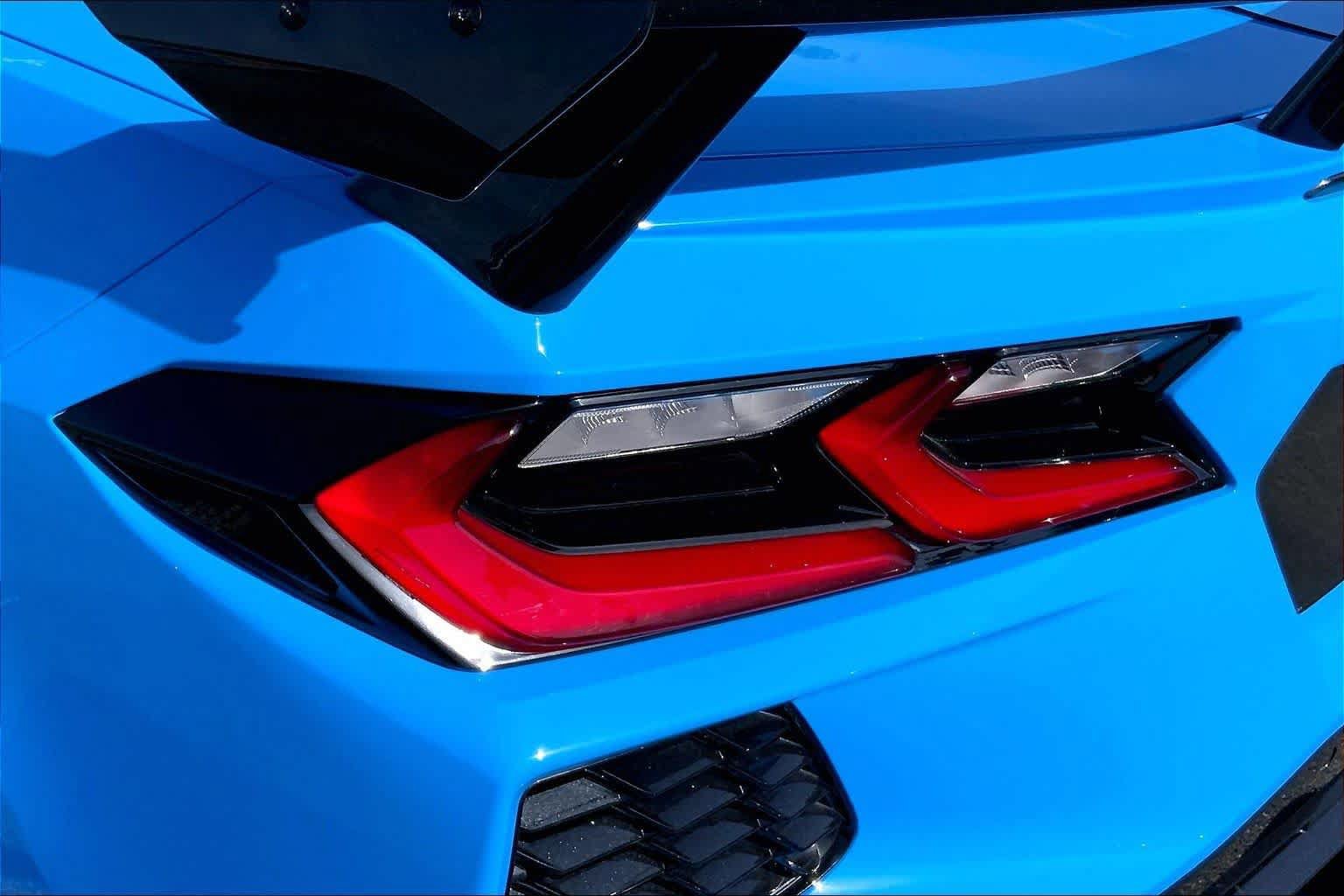 Used 2022 Chevrolet Corvette Stingray Premium Conv w/ Z51 Performance Package RWD image 23