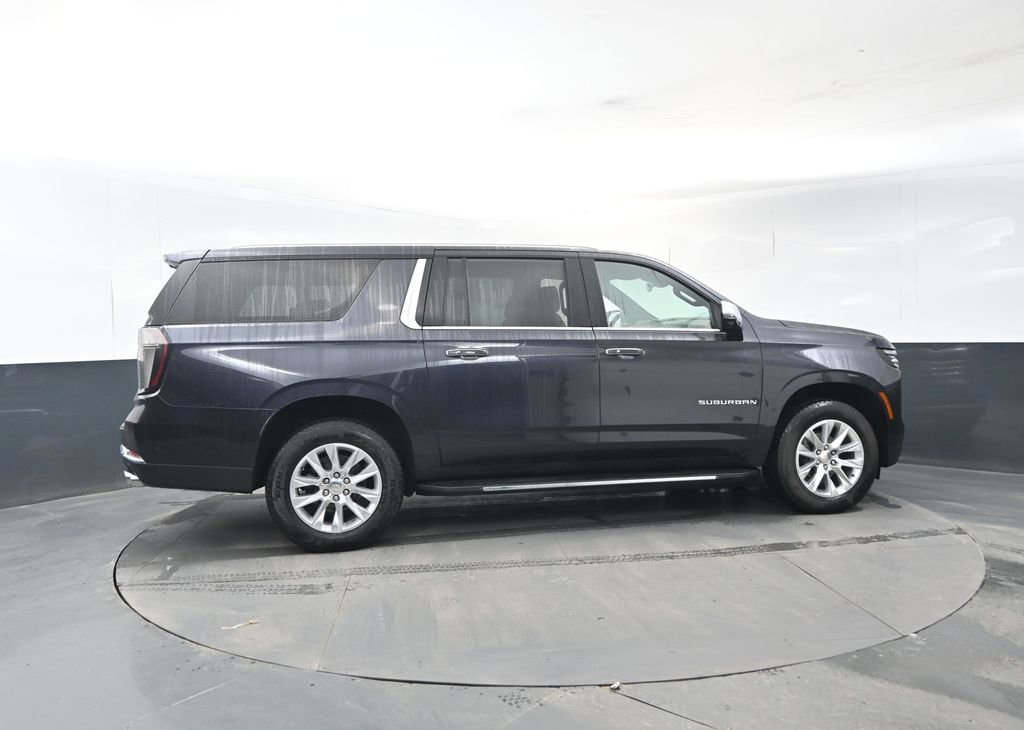Used 2025 Chevrolet Suburban Premier image 6