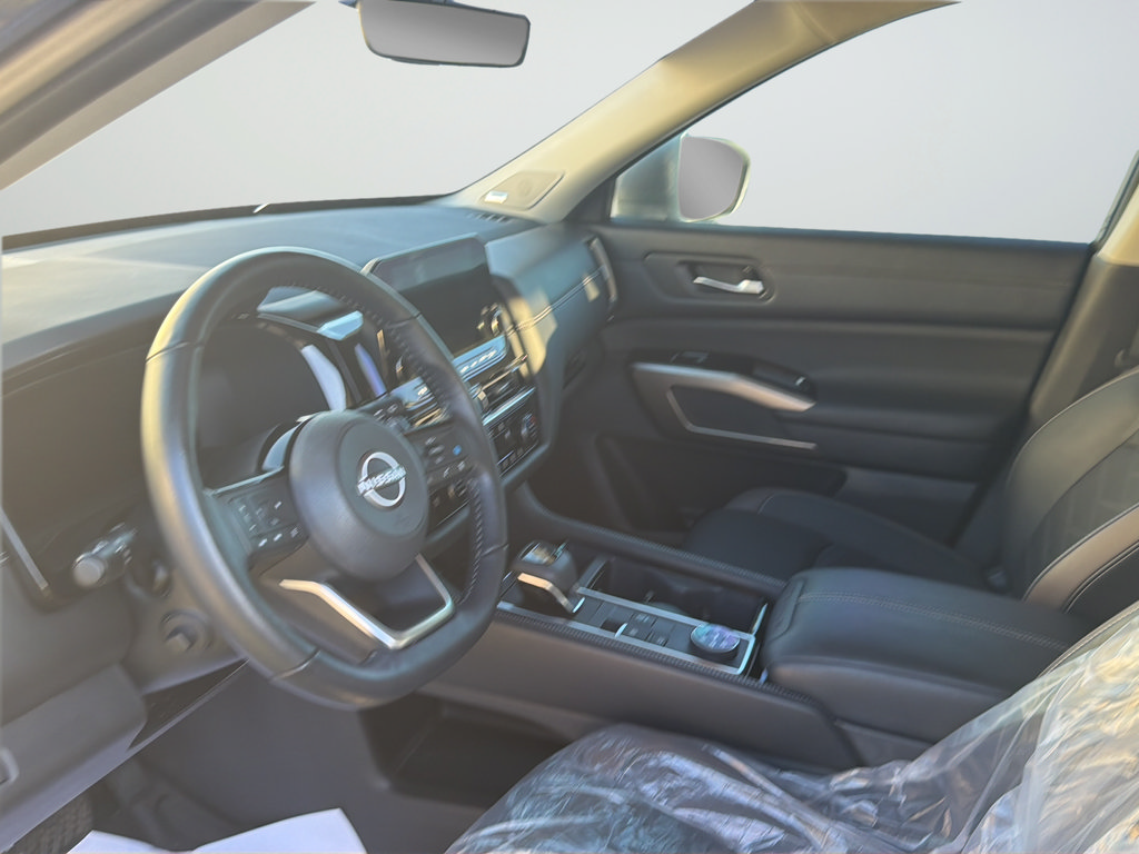 Used 2023 Nissan Pathfinder Platinum w/ Cargo Package AWD/4WD image 14