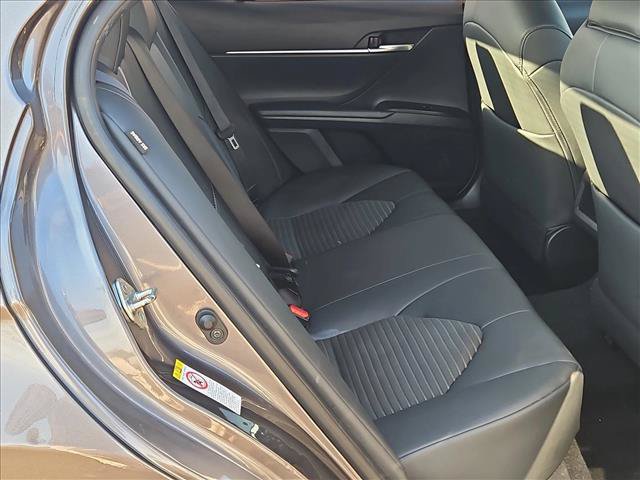 Used 2018 Toyota Camry SE FWD image 17
