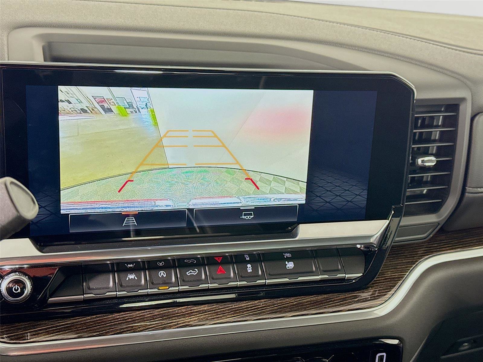 Used 2025 GMC Sierra 1500 SLE image 8