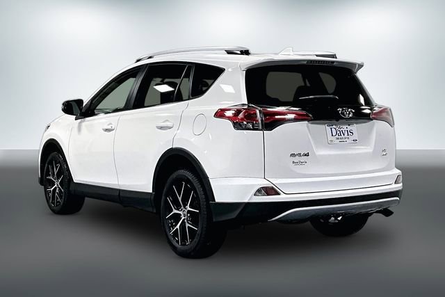 Used 2016 Toyota RAV4 SE image 6