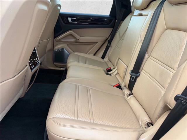 Used 2020 Porsche Cayenne S AWD/4WD image 18