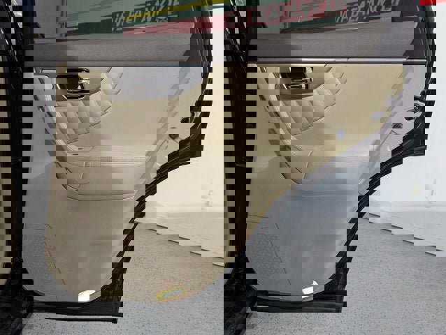 Used 2017 INFINITI QX70 AWD w/ Premium Package image 25