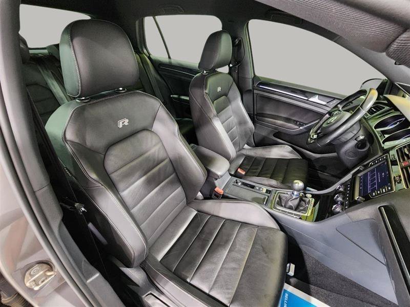 Used 2016 Volkswagen Golf R 4-Door AWD/4WD image 18