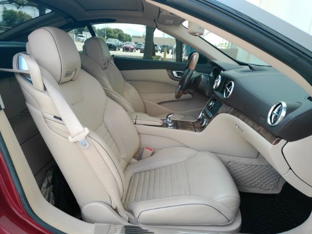 Used 2015 Mercedes-Benz SL 550 image 27