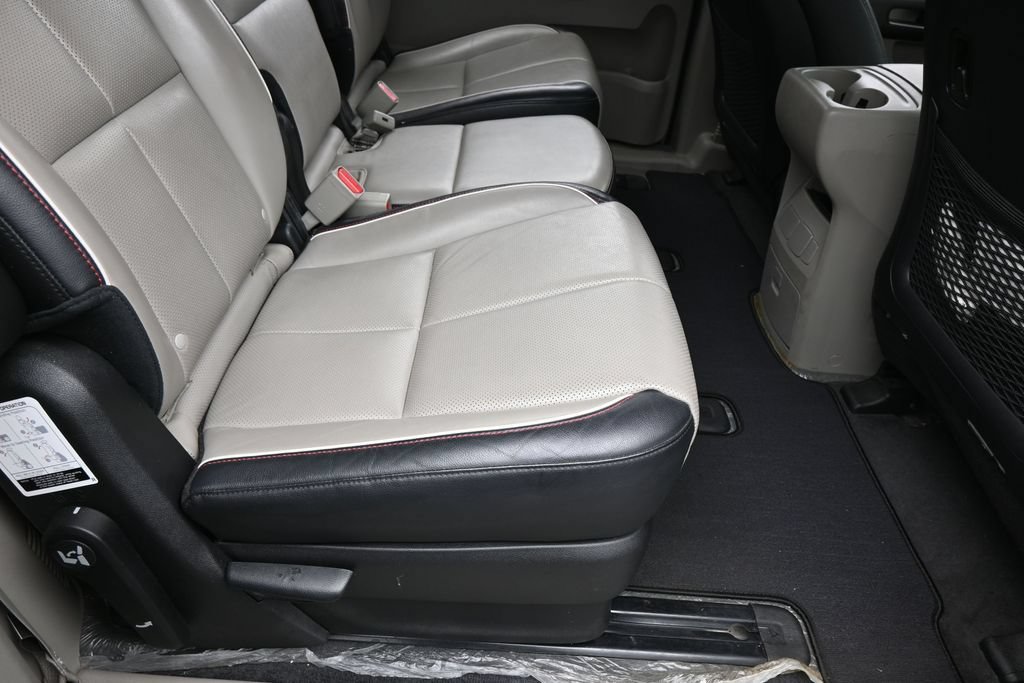 Used 2021 Kia Sedona EX FWD image 40