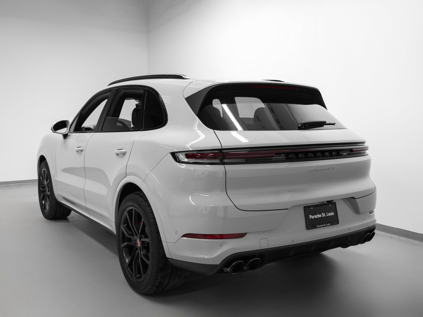 New 2026 Porsche Cayenne S image 3
