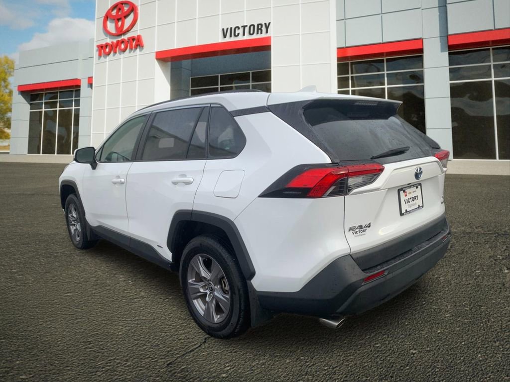 Used 2022 Toyota RAV4 XLE image 5