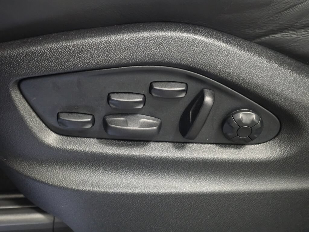 Certified 2024 Porsche Cayenne Turbo GT AWD/4WD image 38