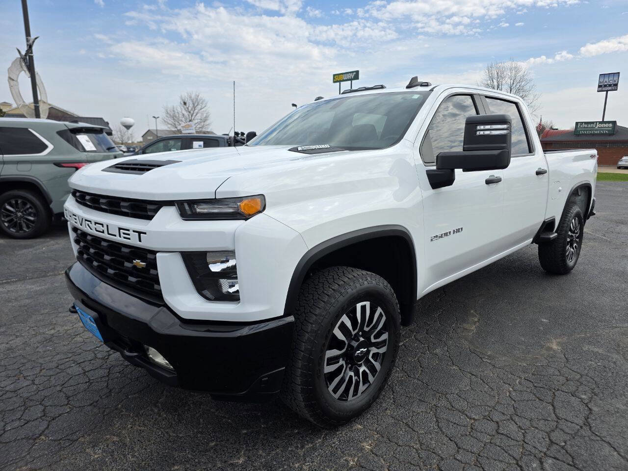 Used 2023 Chevrolet Silverado 2500 Custom w/ Custom Value Package image 3