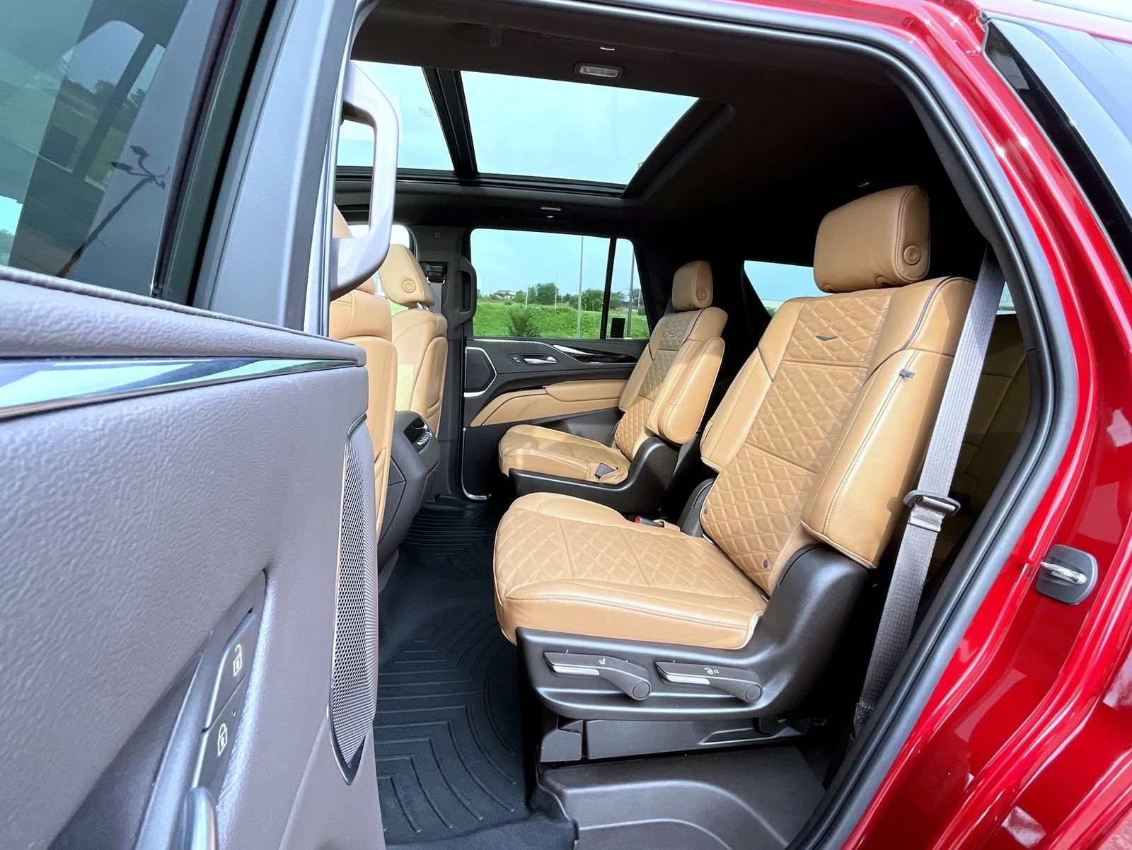 Certified 2021 Cadillac Escalade Sport w/ Driver Assist Tech Package AWD/4WD image 19