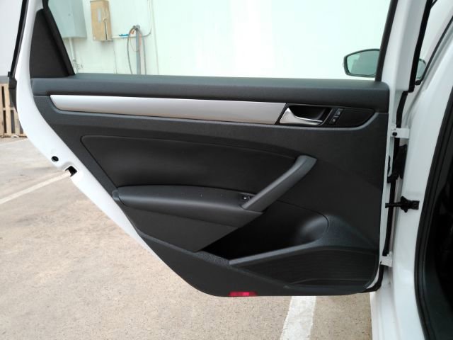 Used 2014 Volkswagen Passat 1.8T Wolfsburg Edition image 15