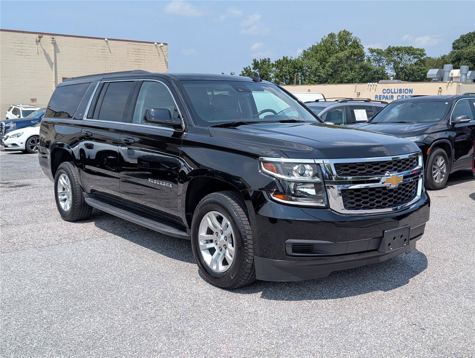 Used 2018 Chevrolet Suburban LT AWD/4WD image 7