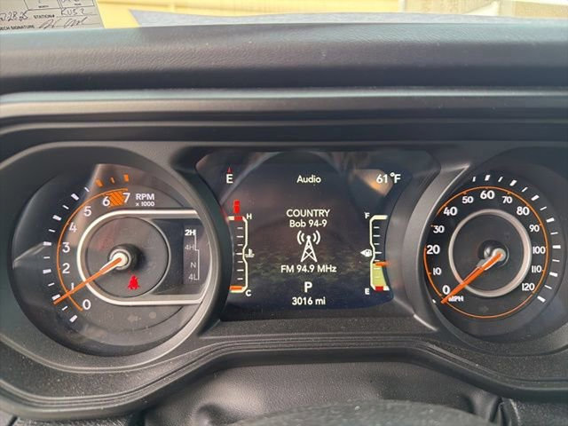 Used 2024 Jeep Wrangler Sahara w/ Technology Group image 18