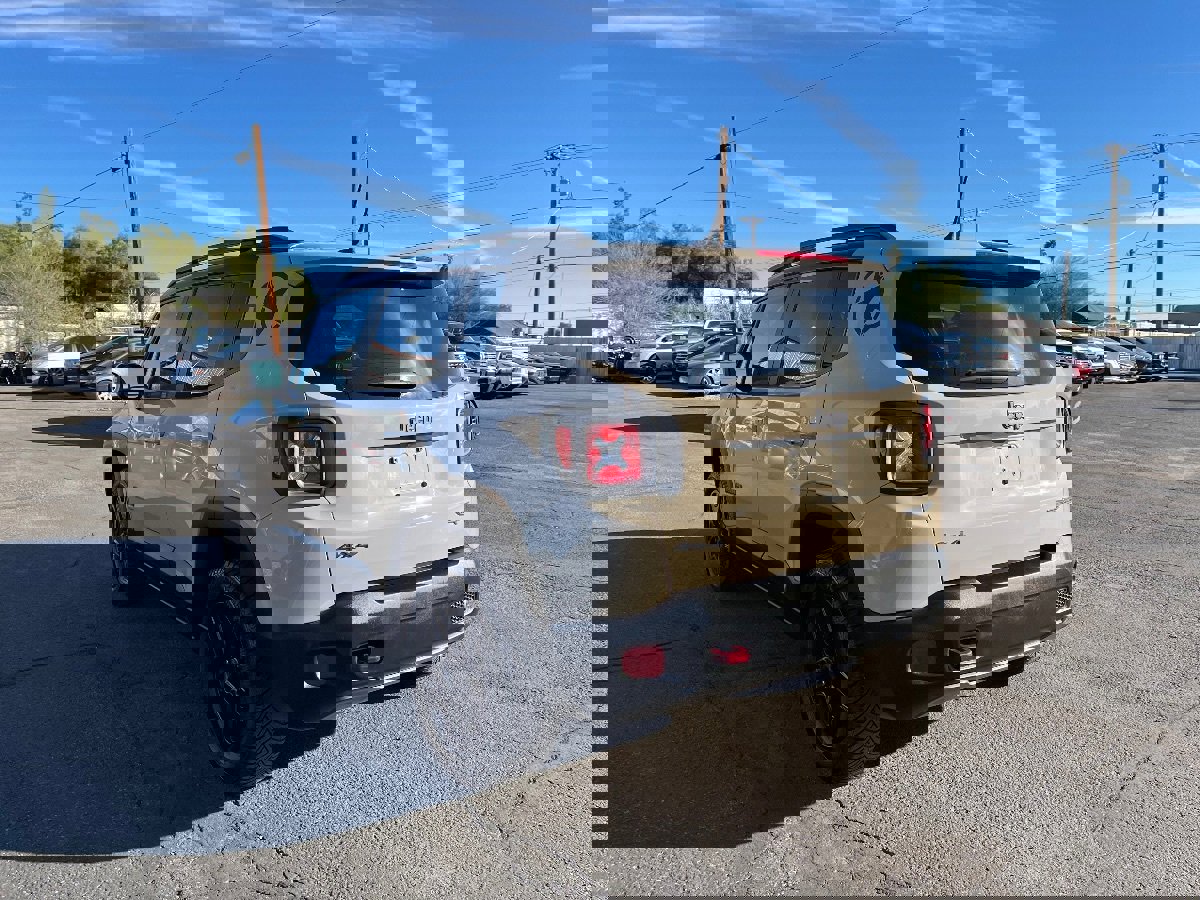 Used 2017 Jeep Renegade Trailhawk image 7