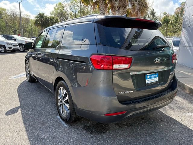Used 2017 Kia Sedona SX image 3