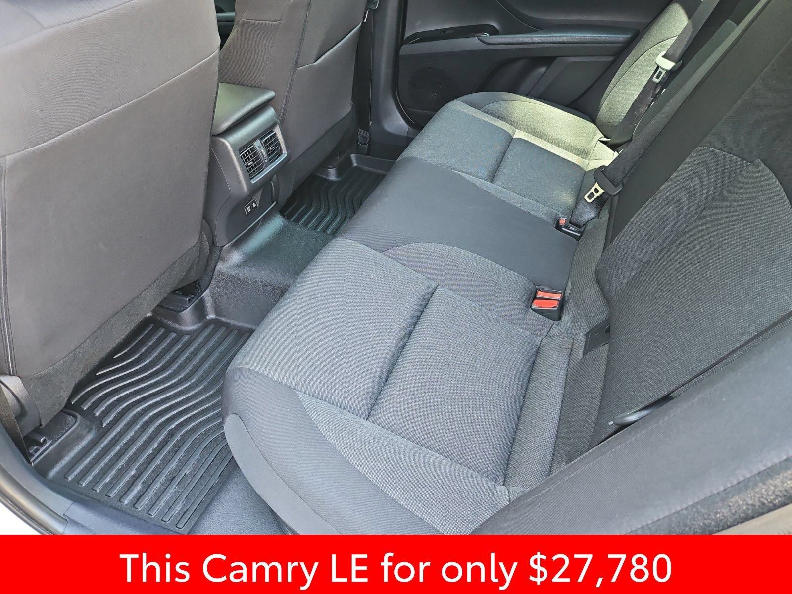 Used 2025 Toyota Camry LE FWD image 33
