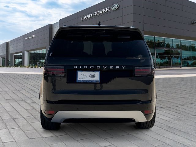 Certified 2026 Land Rover Discovery Limited Edition AWD/4WD image 4