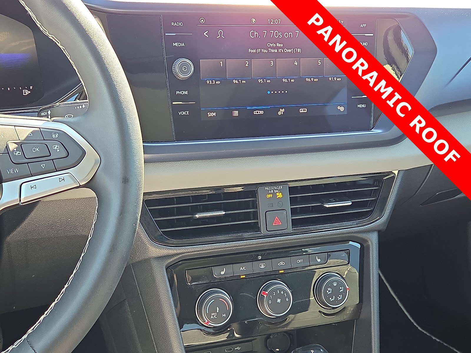 Used 2023 Volkswagen Taos SE w/ Panoramic Sunroof Package FWD image 16