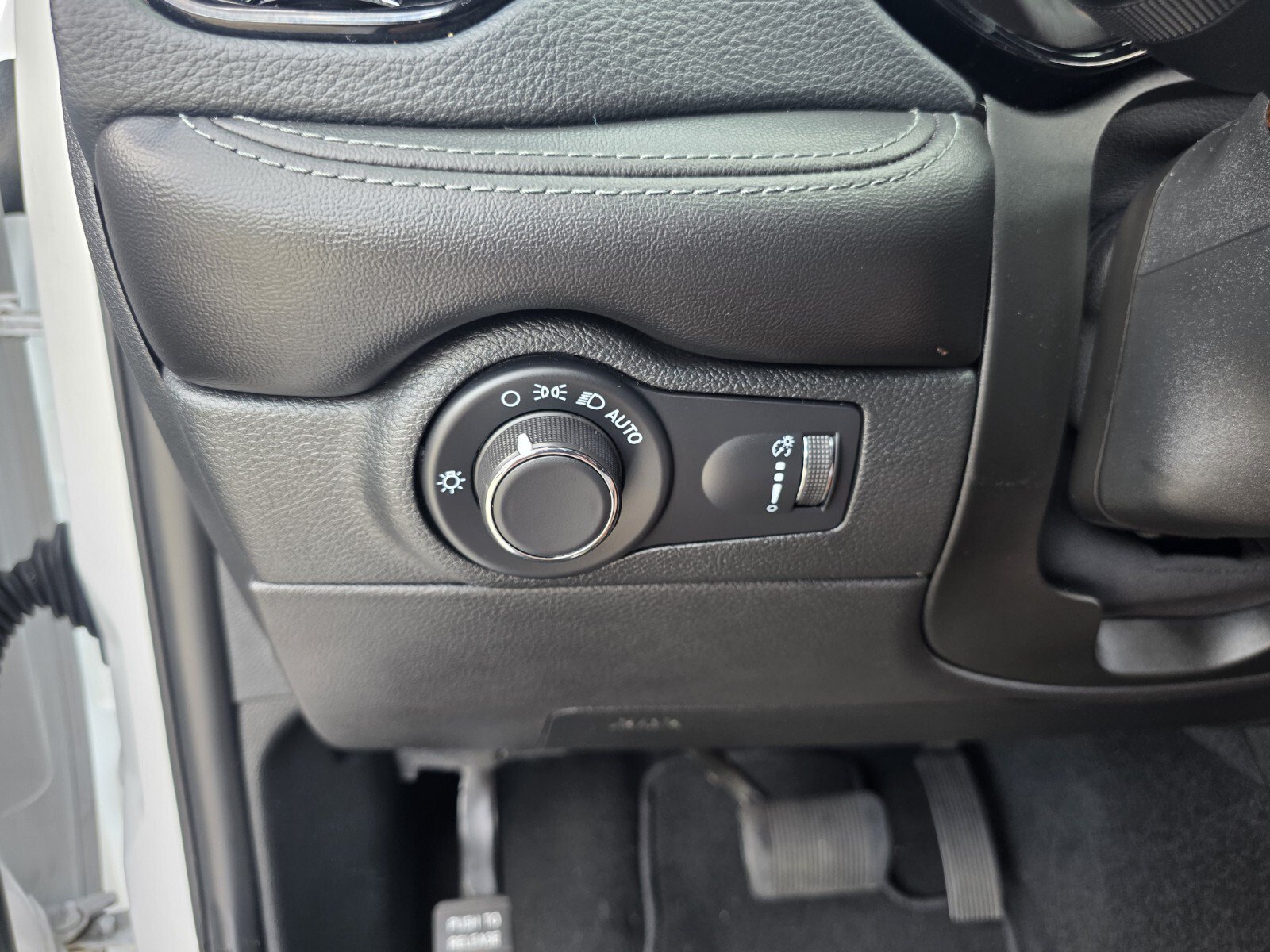 Used 2023 Dodge Durango SXT Launch Edition AWD/4WD image 27