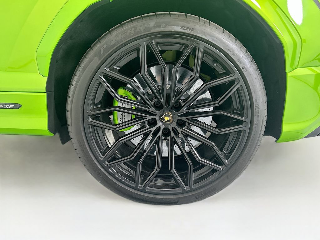 Used 2025 Lamborghini Urus SE AWD/4WD image 30