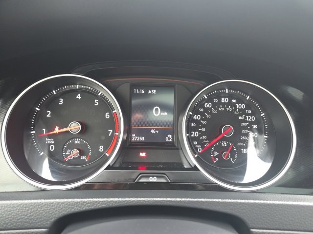 Used 2017 Volkswagen GTI SE image 12