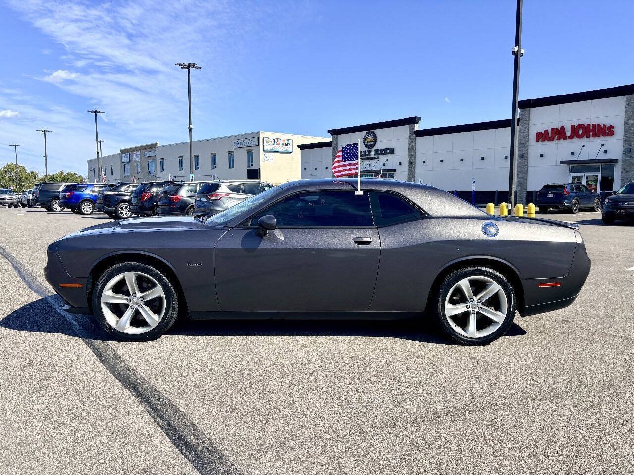 Used 2016 Dodge Challenger R/T RWD image 3
