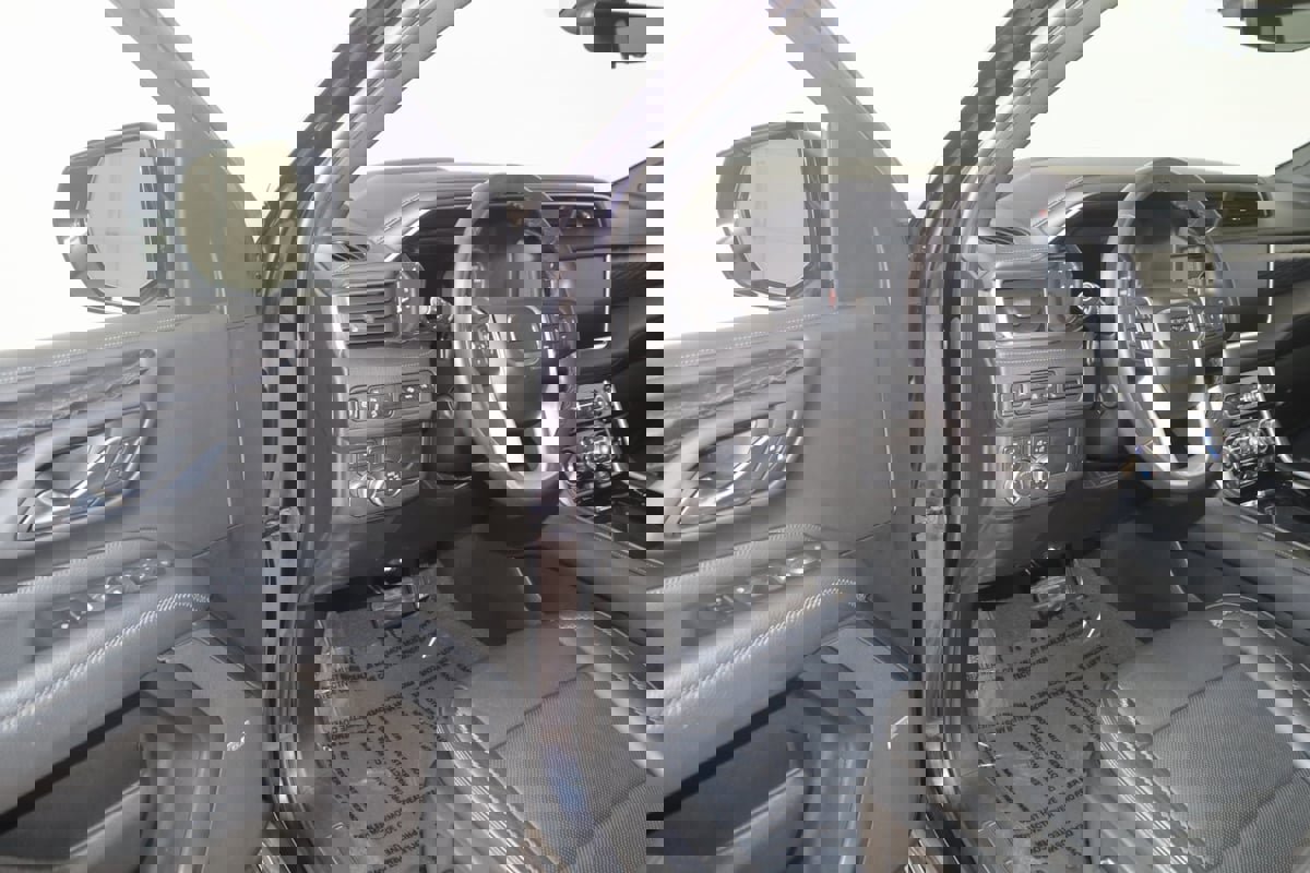 Used 2021 GMC Yukon Denali w/ Denali Premium Package image 47