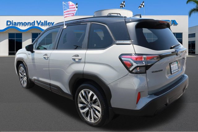 Used 2025 Subaru Forester Touring AWD/4WD image 4
