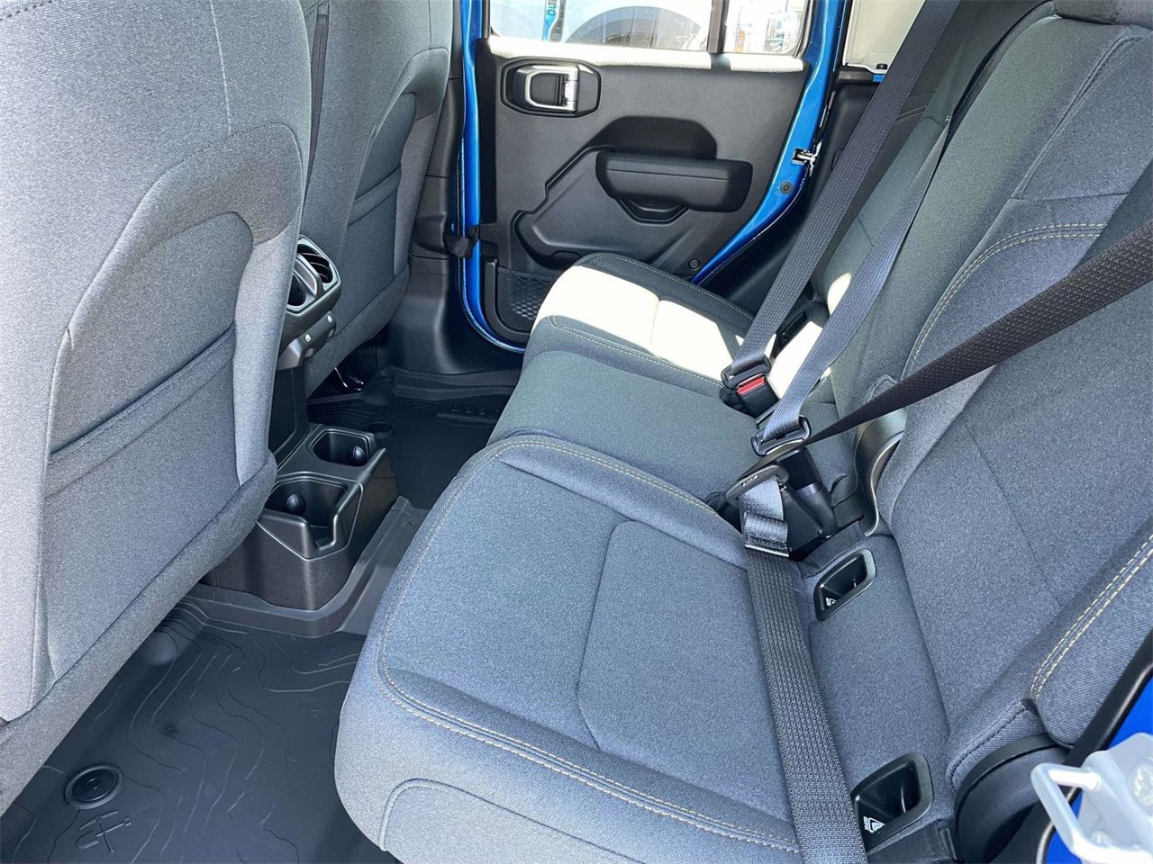 New 2025 Jeep Gladiator Sport image 30