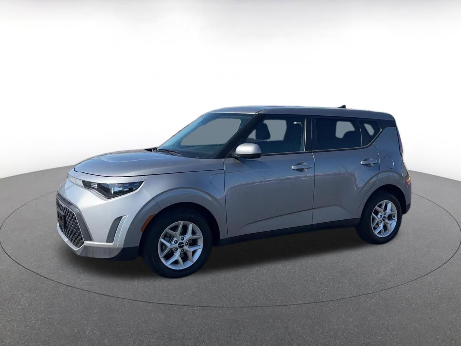 Used 2025 Kia Soul LX w/ LX Technology Package image 8