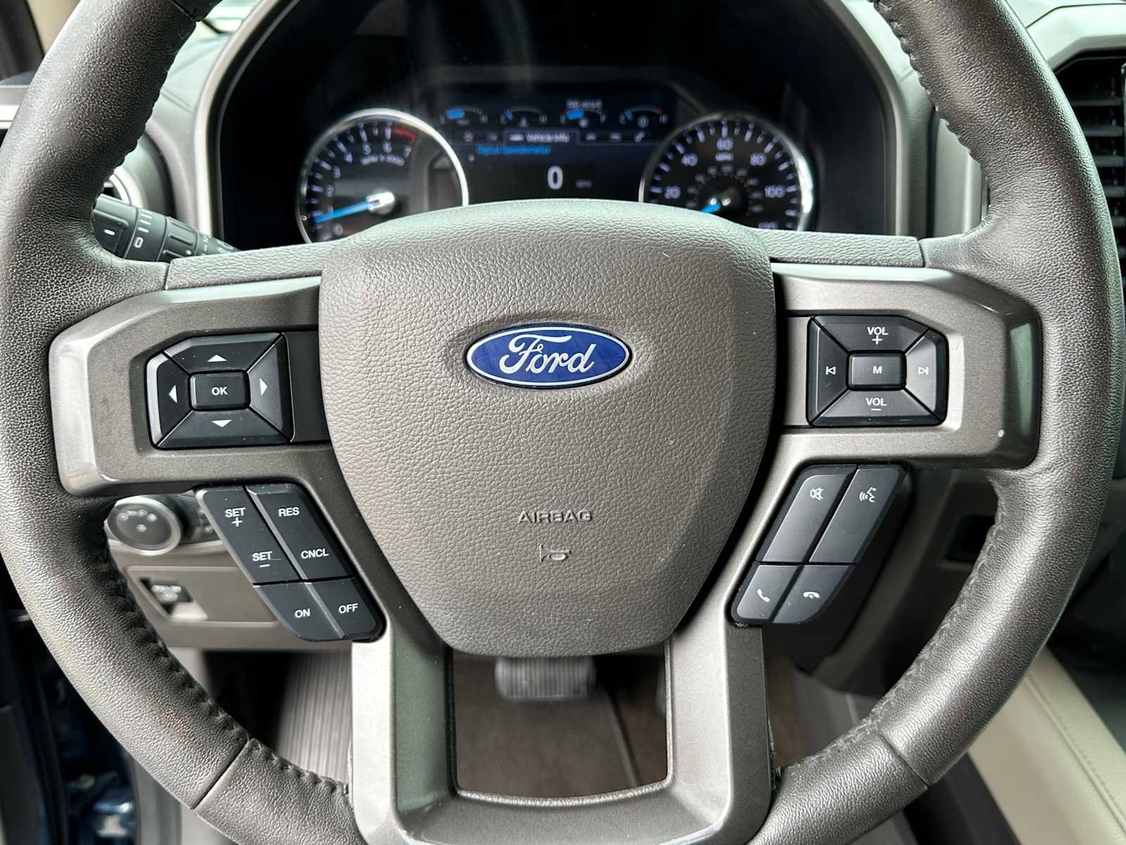 Used 2020 Ford Expedition XLT w/ Equipment Group 202A RWD image 10