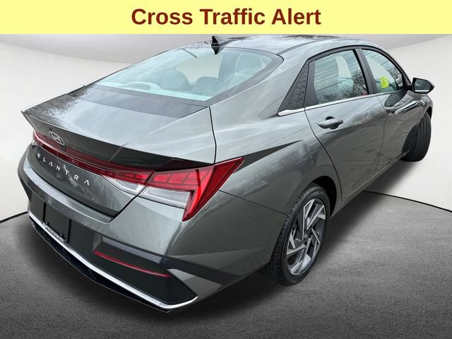 Used 2025 Hyundai Elantra SEL FWD image 10
