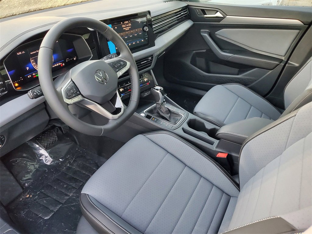 New 2025 Volkswagen Jetta SE image 7