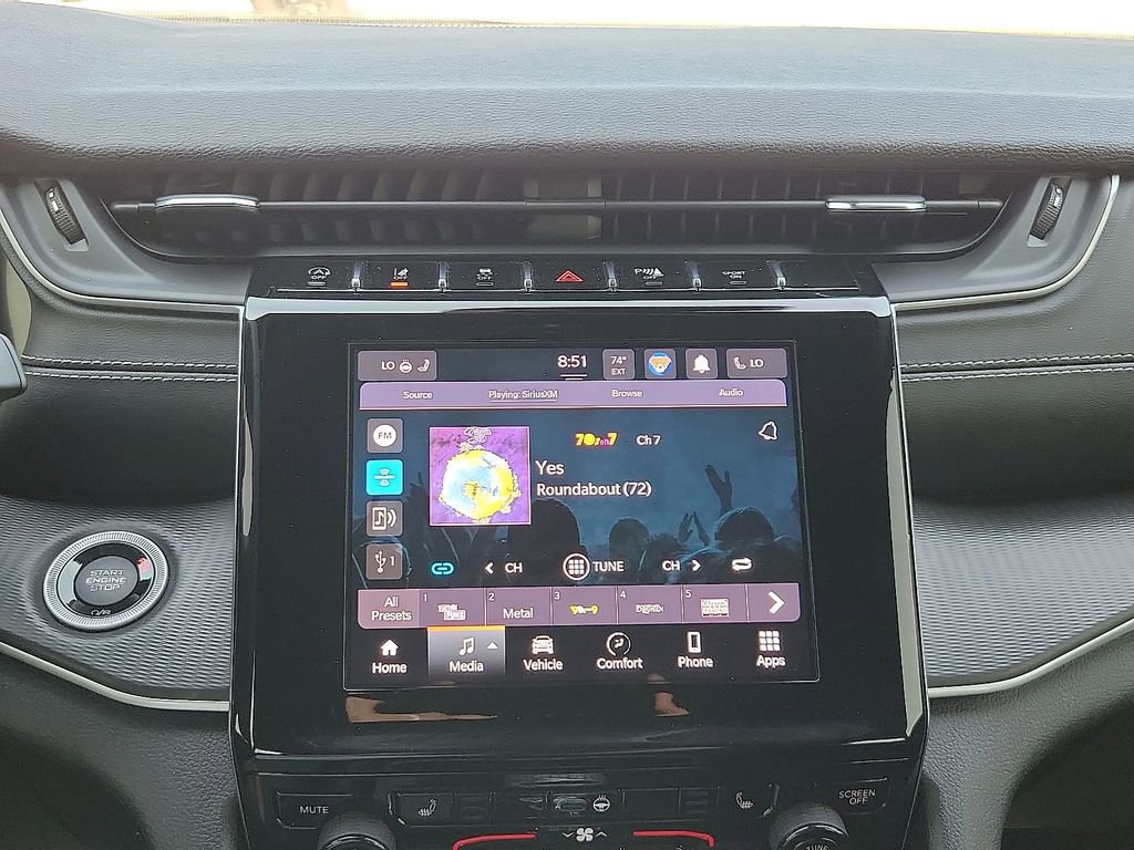 Used 2023 Jeep Grand Cherokee L Altitude image 16