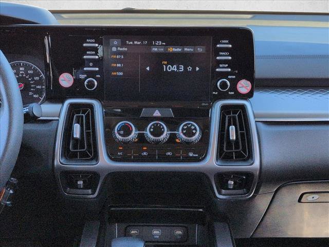 Used 2022 Kia Sorento LX image 14