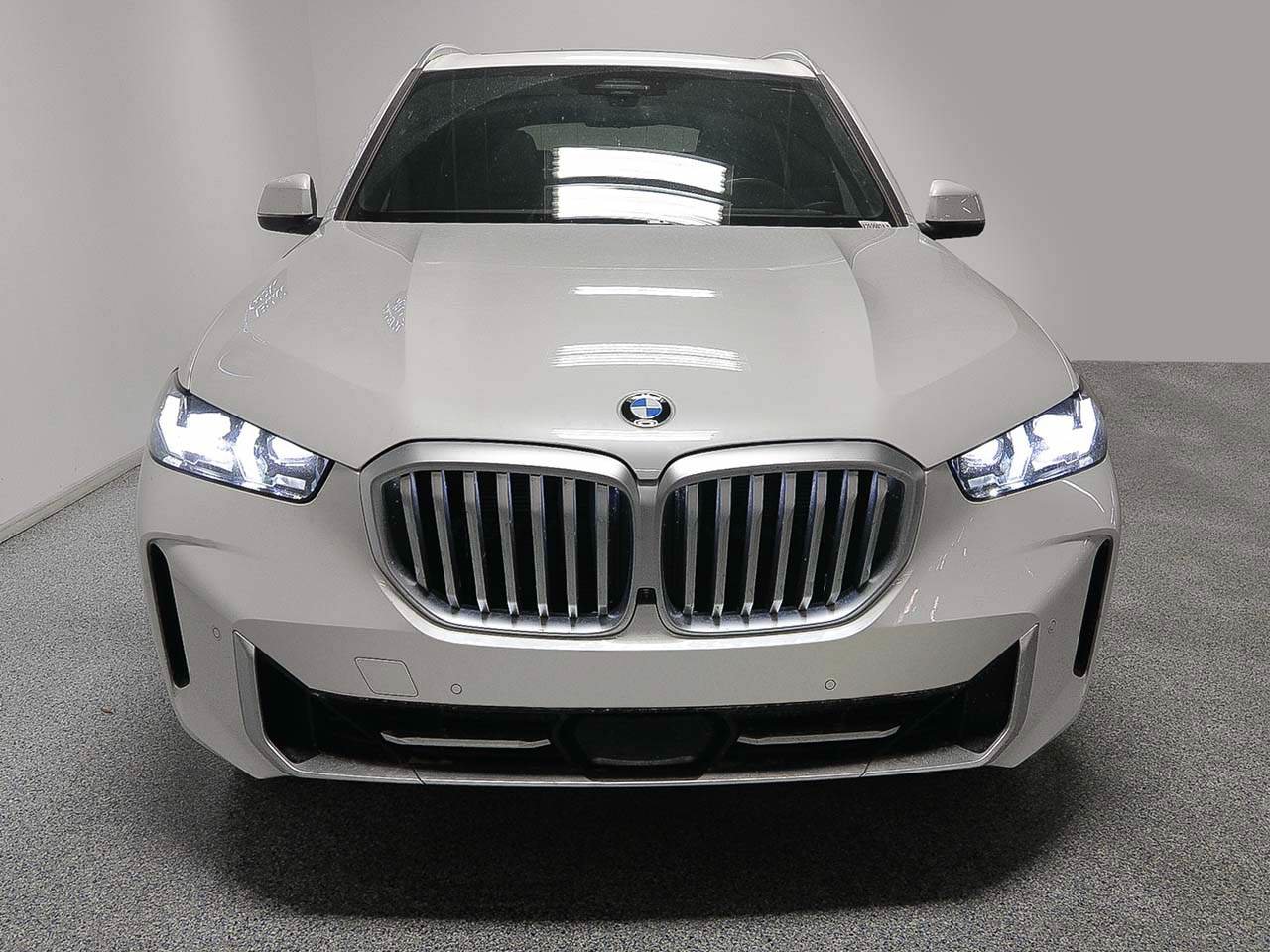 Used 2026 BMW X5 sDrive40i w/ Premium Package RWD image 2