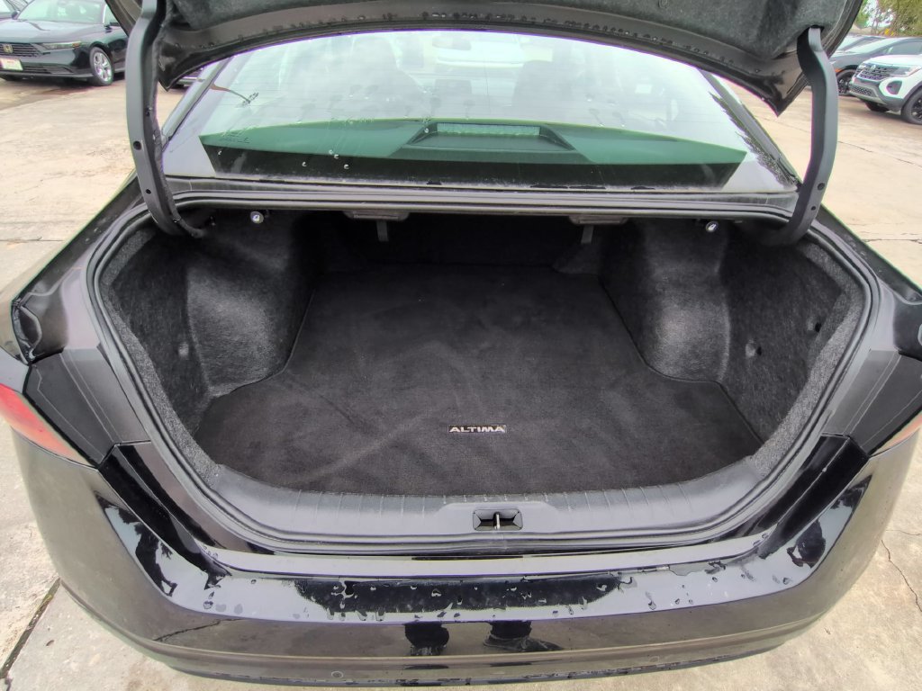 Used 2025 Nissan Altima 2.5 SV FWD image 28