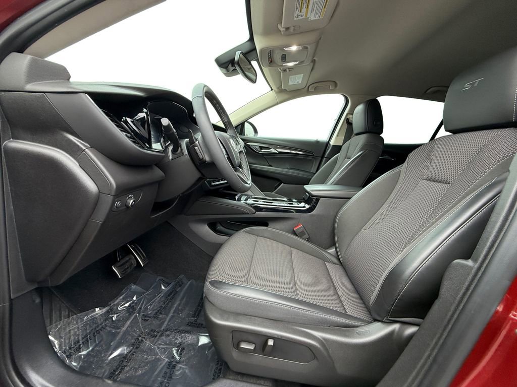 Used 2022 Buick Envision Preferred image 9